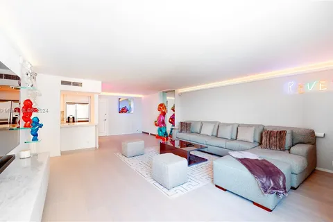 1200 West Ave # 931, Miami Beach FL 33139