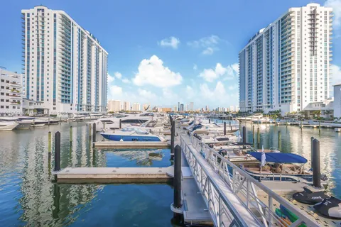 17111 Biscayne Blvd # 1202, North Miami Beach FL 33160