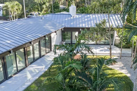 6380 SW 69th St, South Miami FL 33143