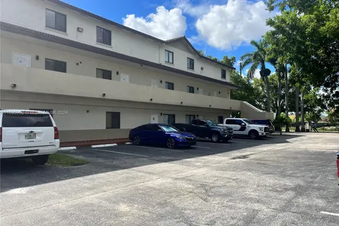 8849 NW 119th St, Hialeah Gardens FL 33018