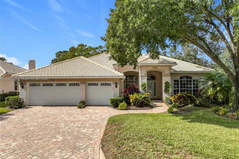 2111 Saint Ives Court, Clermont FL 34711