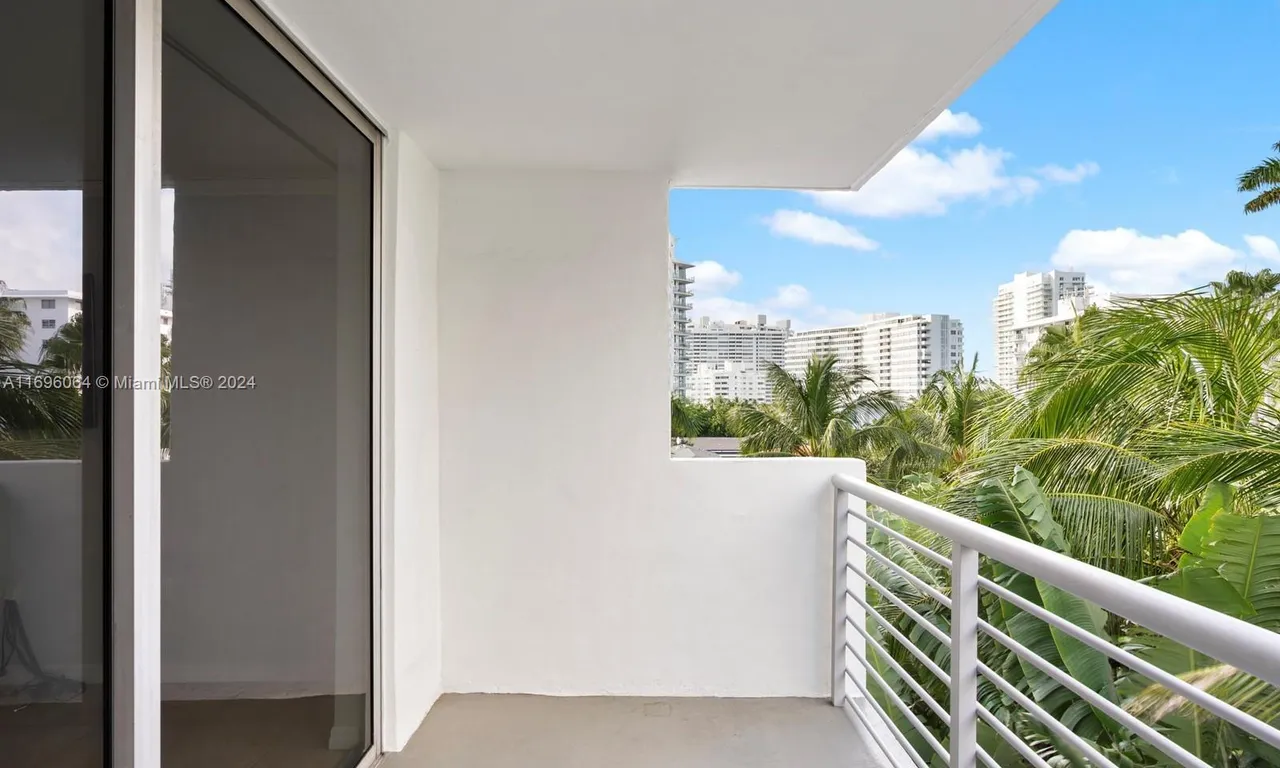 1605 Bay Rd # 503, Miami Beach FL 33139