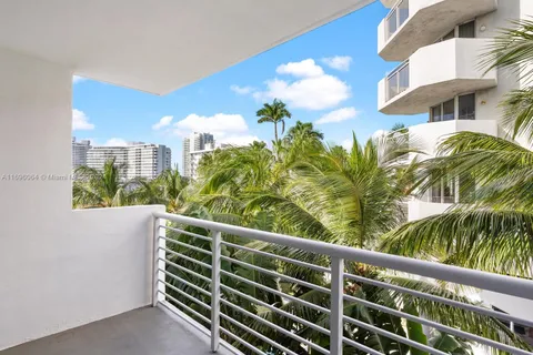 1605 Bay Rd # 503, Miami Beach FL 33139