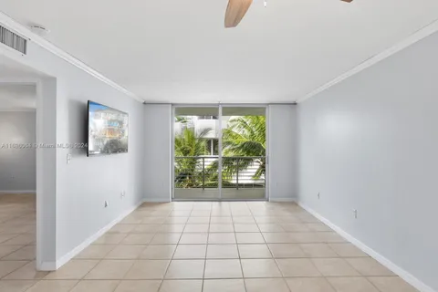 1605 Bay Rd # 503, Miami Beach FL 33139