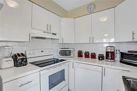 1015 SW 11th Ave # 11K, Hallandale Beach FL 33009