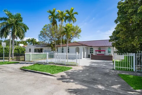 2356 SW 24th St, Miami FL 33145