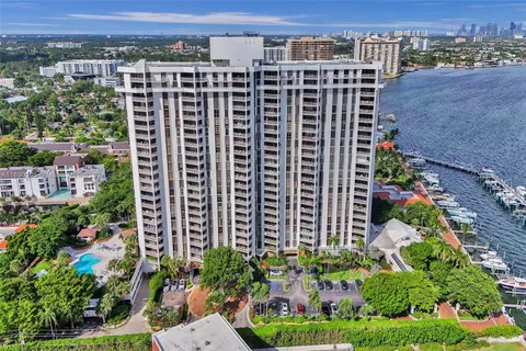 4000 Towerside Ter # 3, Miami FL 33138