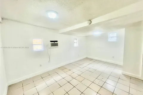 534 NW 18th Ave # 3, Miami FL 33125