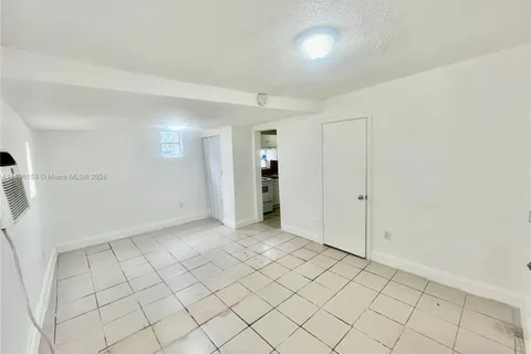 534 NW 18th Ave # 3, Miami FL 33125