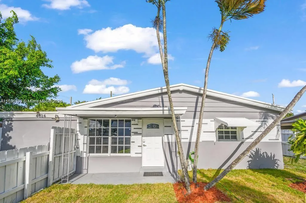 4824 SW 45th Ave # b, Dania Beach FL 33314