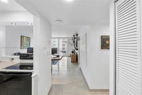 345 Ocean Dr # 321, Miami Beach FL 33139