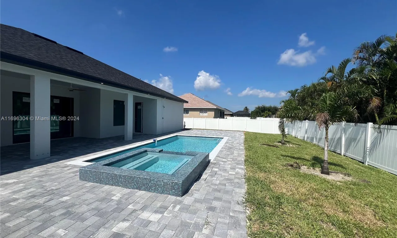 1903 SW 28 LN, Cape Coral FL 33194