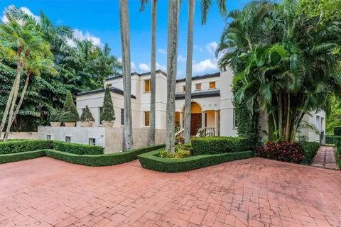 184 Paloma Dr, Coral Gables FL 33143