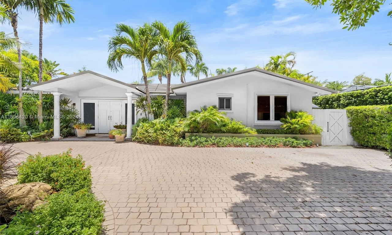 270 Cypress Dr, Key Biscayne FL 33149