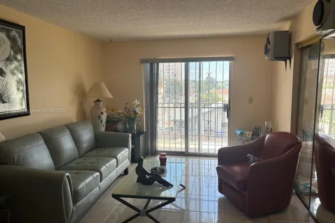 1312 NW 4th St # 402, Miami FL 33125