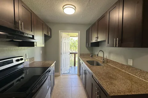 2900 NE 17th Ave # 216, Pompano Beach FL 33064