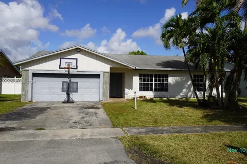 7441 NW 38th Ct, Lauderhill FL 33319