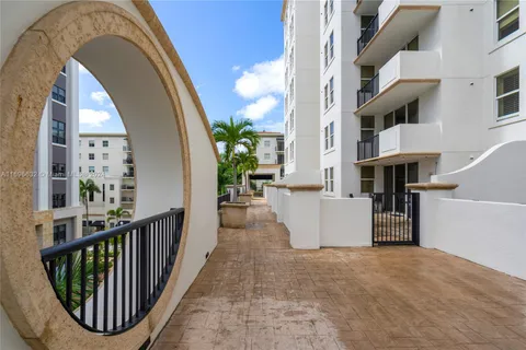 4100 Salzedo St # 415, Coral Gables FL 33146