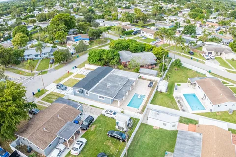 9251 Neptune Dr, Cutler Bay FL 33189