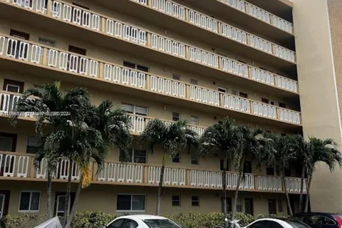 319 NE 14th Ave # 702, Hallandale Beach FL 33009