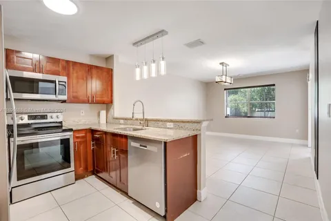 272 NW 118th Dr, Coral Springs FL 33071