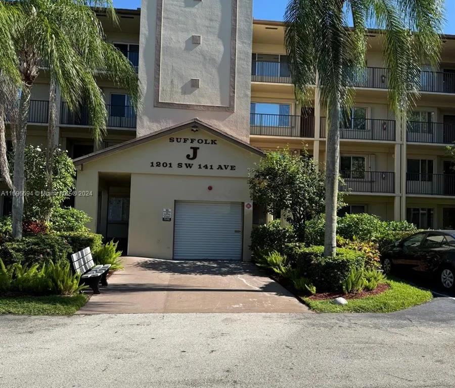 1201 SW 141st Ave # 304J, Pembroke Pines FL 33027