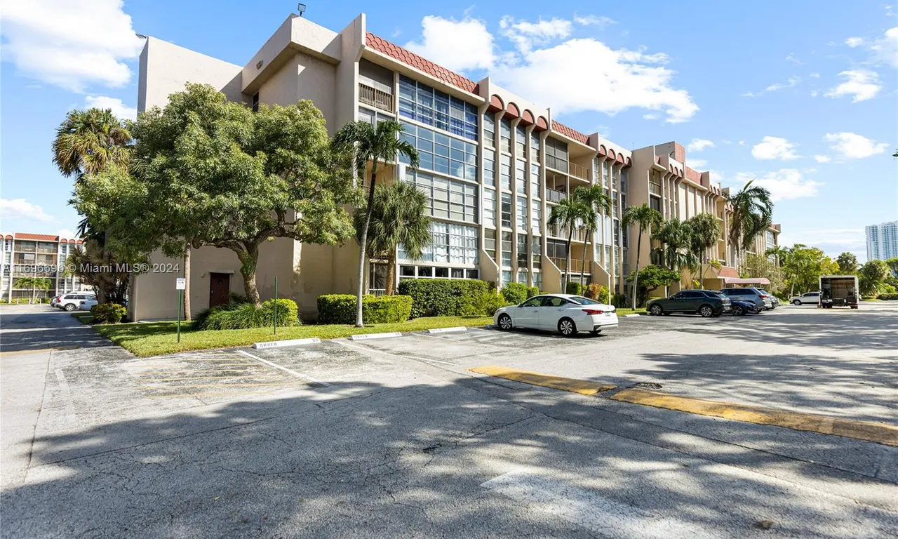 2101 Atlantic Shores Blvd # 218, Hallandale Beach FL 33009