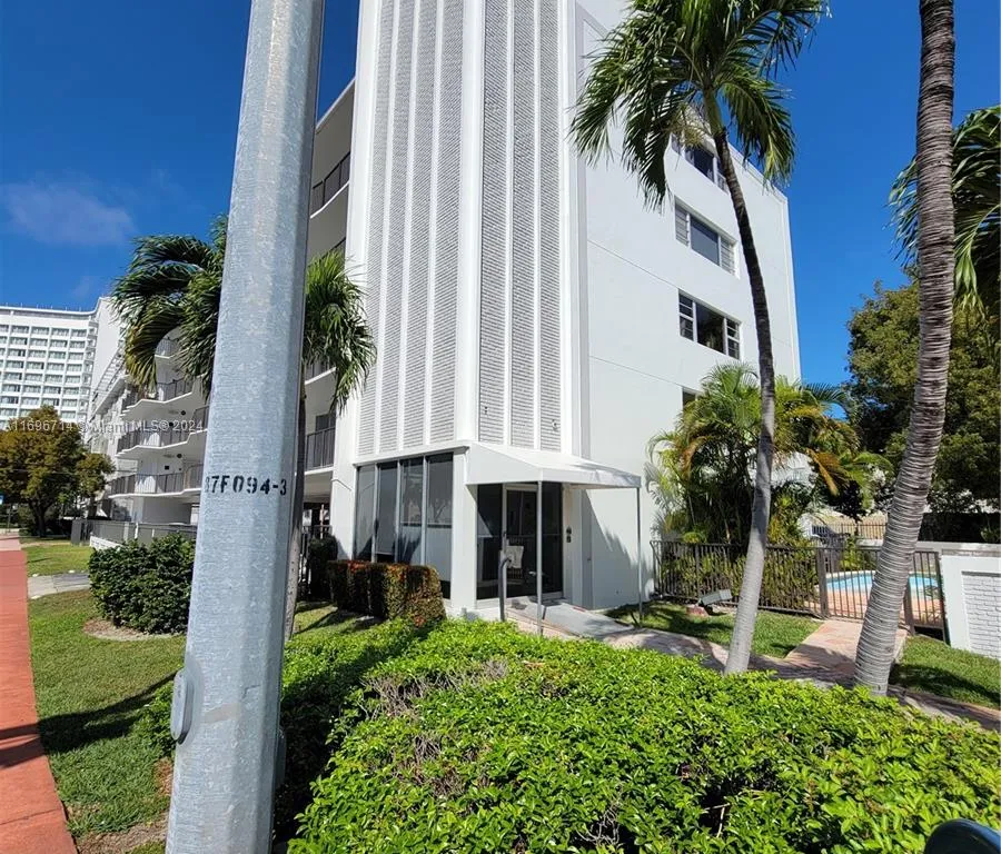 1100 Alton Rd # 2E, Miami Beach FL 33139