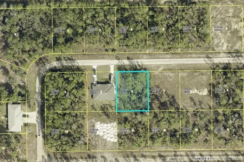 221/223 ROGERS ST, Lehigh Acres FL 33972