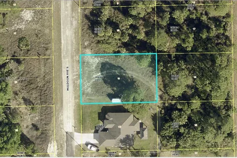 653 Muldoon Ave S, Lehigh Acres FL 33974