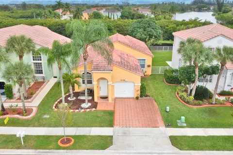 15120 NW 6th Ct, Pembroke Pines FL 33028