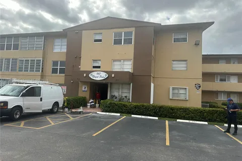 160 Royal Palm Rd # 303, Hialeah Gardens FL 33016