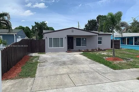 201 NW 52nd Ct, Oakland Park FL 33309