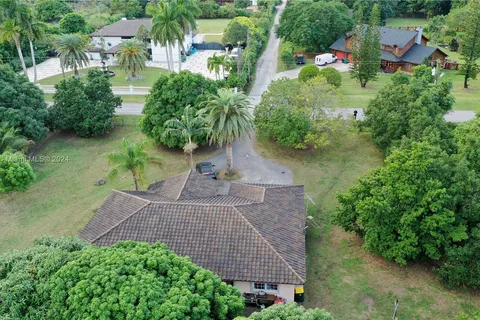 16035 SW 173 AVE, Unincorporated Dade County FL 33187