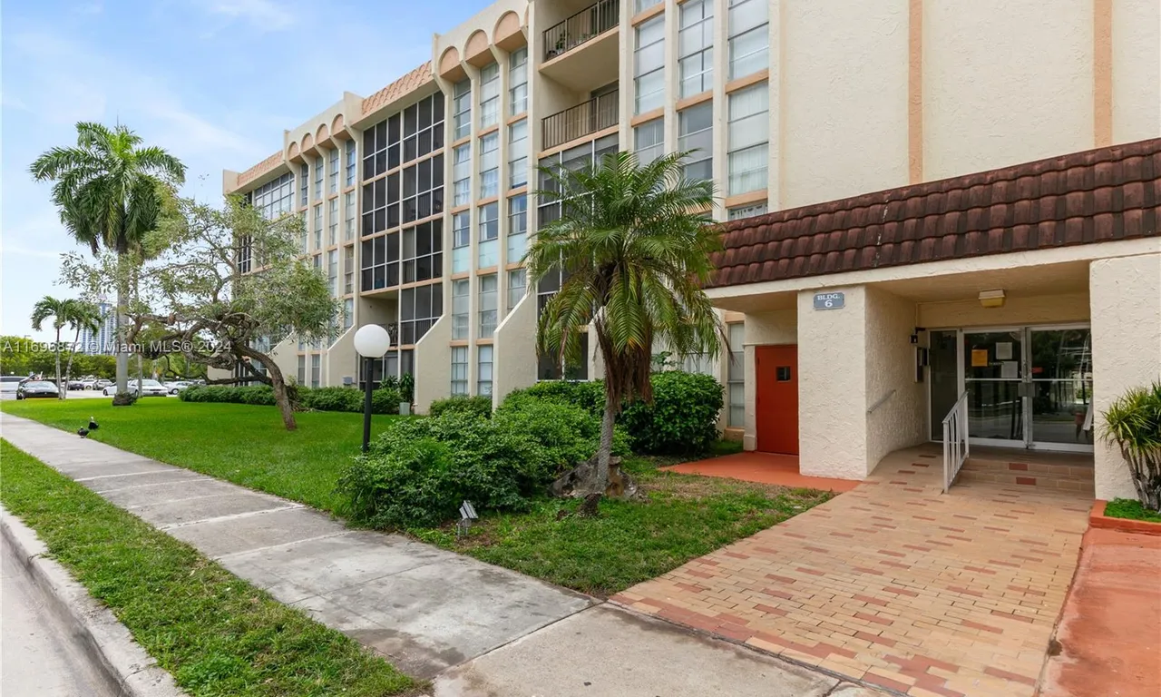 2000 Atlantic Shores Blvd # 502, Hallandale Beach FL 33009