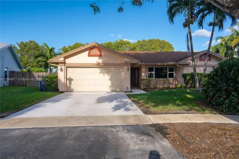 4120 NW 98th Ave, Sunrise FL 33351