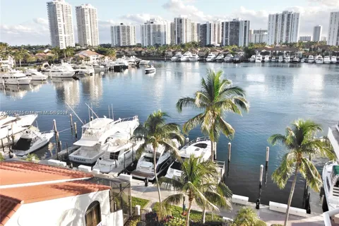 3610 Yacht Club Dr # 208, Aventura FL 33180