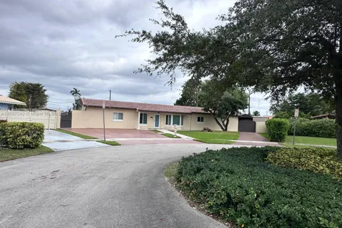 9633 SW 11th Ter, Miami FL 33174