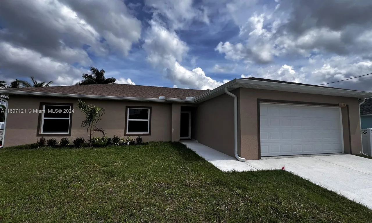 4209 NE 23rd PL, Cape Coral FL 33909