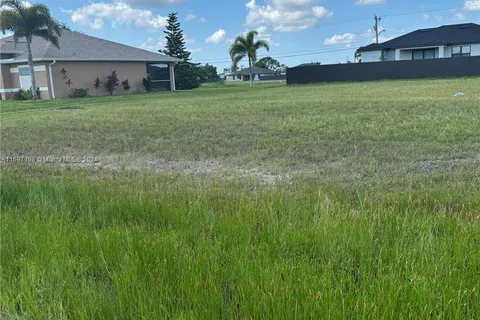 1224 NW 15 PL, Cape Coral FL 33993