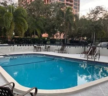 21 Edgewater Dr # 105, Coral Gables FL 33133