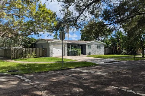 5200 SW 93rd Ave, Cooper City FL 33328