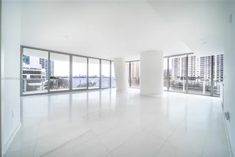 300 Biscayne Blvd Way # 401E, Miami FL 33131