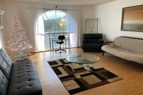 3318 SE 2nd St, Pompano Beach FL 33062