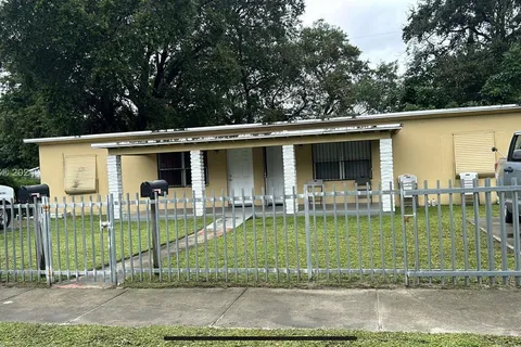 2241 NW 93rd Ter, Miami FL 33147