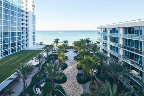 6801 Collins Ave # 604, Miami Beach FL 33141