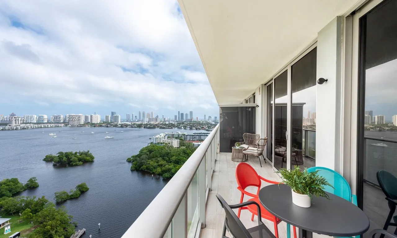 16385 Biscayne Blvd # 2304, North Miami Beach FL 33160