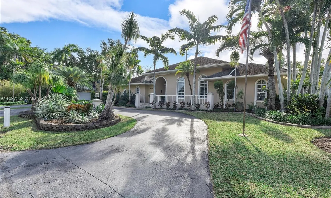 8244 SW 177th Ter, Palmetto Bay FL 33157