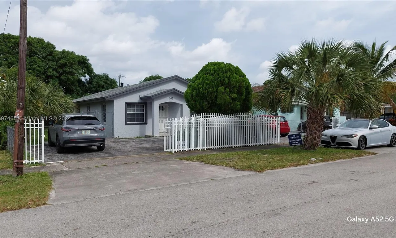 553 E 61st St, Hialeah FL 33013