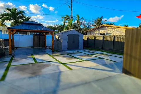 8410 NW 32nd Ave, Miami FL 33147